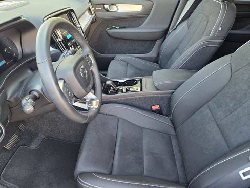 New 2026 Volvo XC40 B5 Ultra w/ Protection Package Premier AWD/4WD image 10