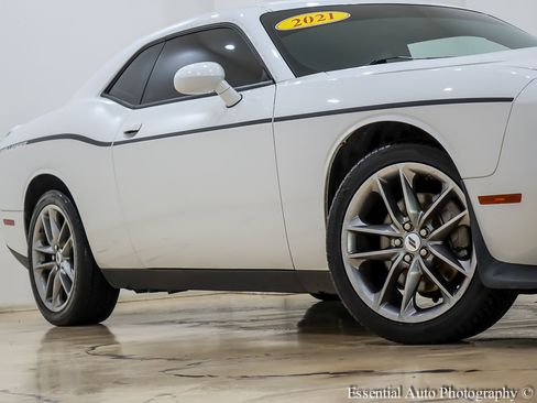 Used 2021 Dodge Challenger GT w/ Plus Package image 4
