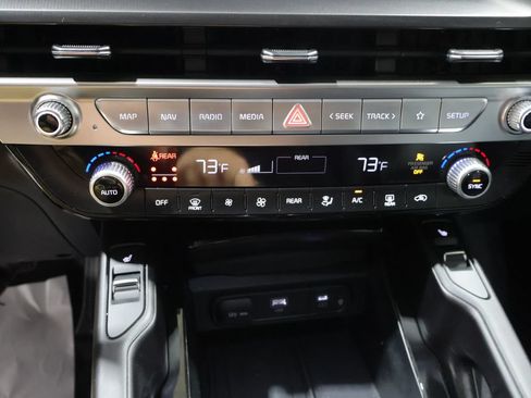 Used 2025 Kia Telluride S AWD/4WD image 27