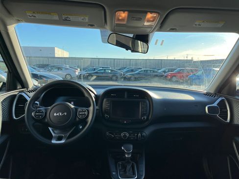 Used 2025 Kia Soul LX w/ LX Technology Package image 31