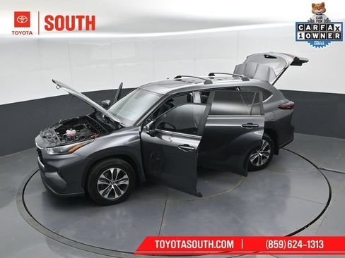 Used 2024 Toyota Highlander XLE AWD/4WD image 56
