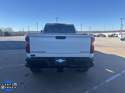 Used 2022 Chevrolet Silverado 2500 Custom w/ Custom Value Package image 5