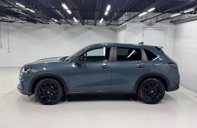 Used 2023 Honda HR-V Sport image 2