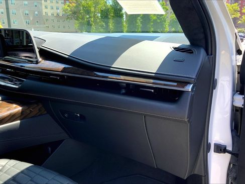 Used 2024 Cadillac Escalade Sport Platinum AWD/4WD image 18