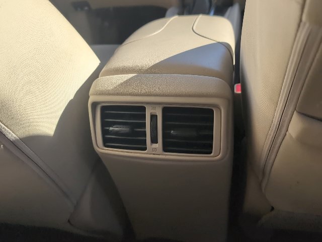 Used 2017 Nissan Rogue SV AWD/4WD image 13