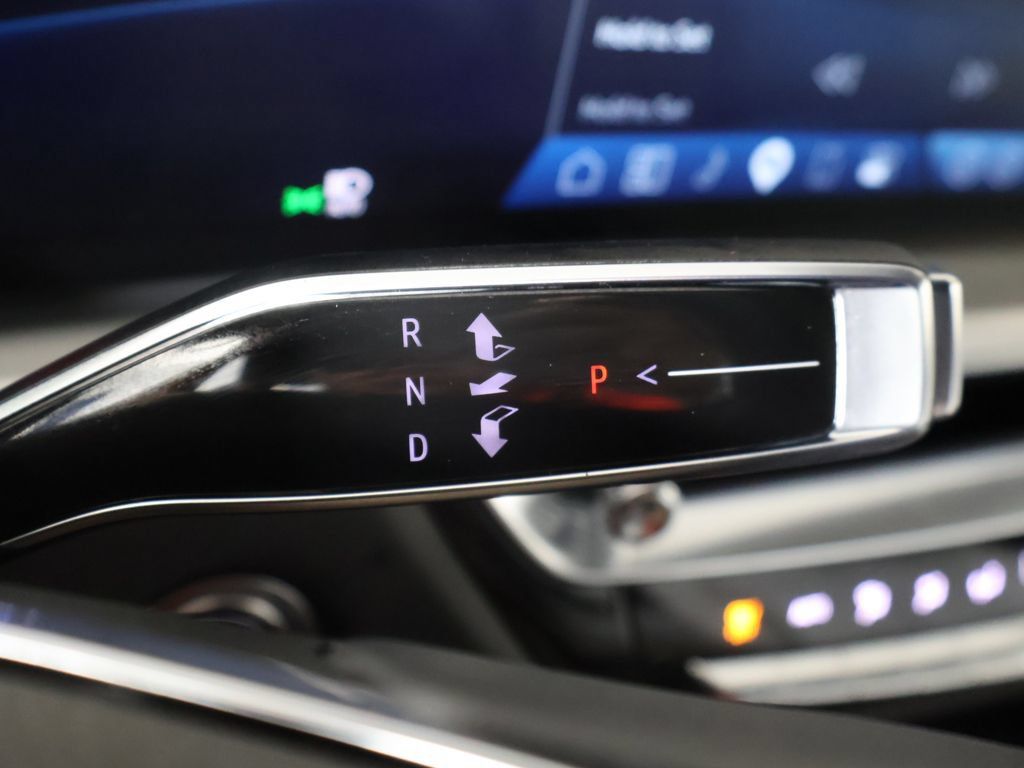 Used 2024 Cadillac Lyriq Sport RWD image 47