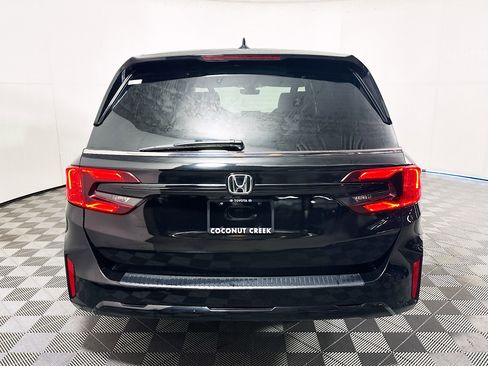 Used 2025 Honda Odyssey Sport-L image 4
