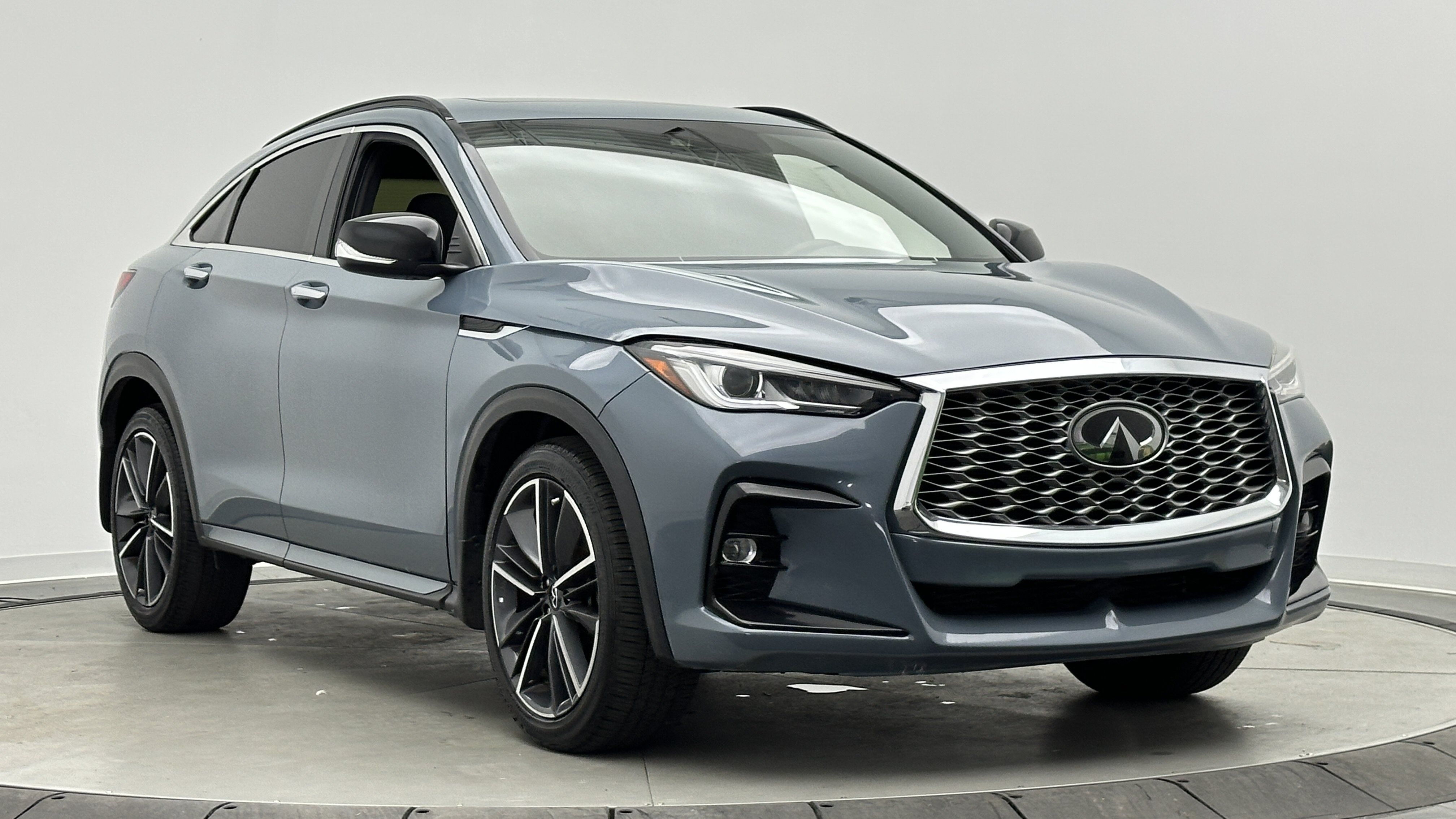 Used 2023 INFINITI QX55 Luxe w/ Cargo Package AWD/4WD image 3