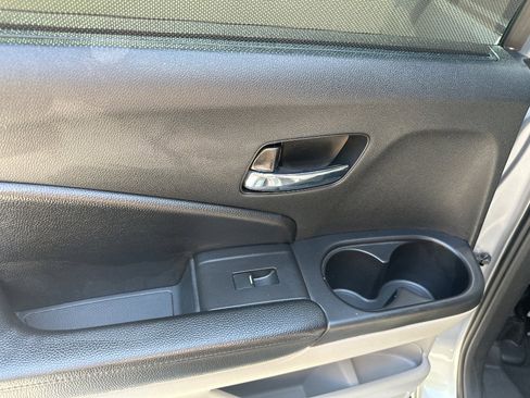Used 2021 Honda Pilot Touring image 16