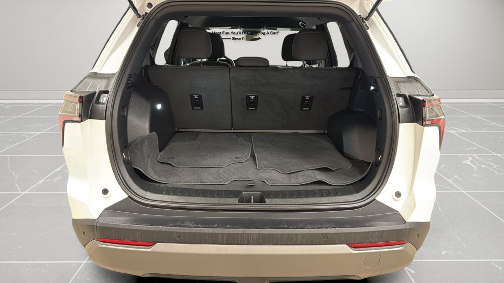 Used 2026 Chevrolet Equinox LT AWD/4WD image 15