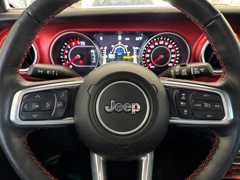 Used 2022 Jeep Wrangler Unlimited Rubicon w/ LED Lighting Group AWD/4WD image 24