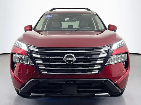 Used 2025 Nissan Rogue Platinum w/ Platinum Premium Package FWD image 2