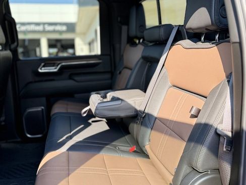 Used 2024 Chevrolet Silverado 3500 High Country w/ Technology Package image 18