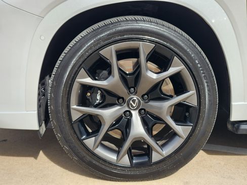 Certified 2025 Lexus TX 500h AWD w/ Technology Package image 10