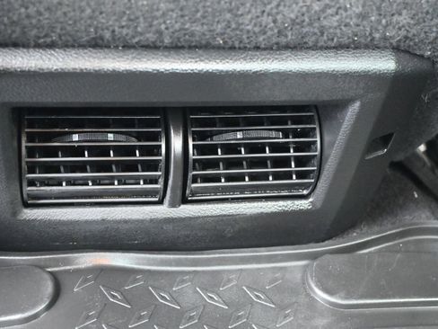 Used 2022 RAM 1500 Classic SLT w/ Protection Group AWD/4WD image 20