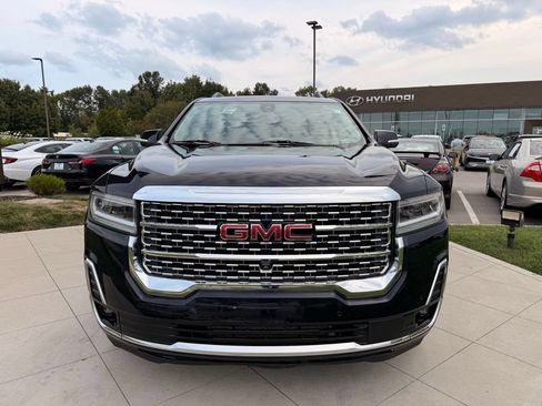 Used 2021 GMC Acadia Denali w/ Denali Technology Package FWD image 12