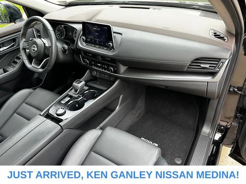 Certified 2023 Nissan Rogue SV w/ SV Premium B Package AWD/4WD image 21