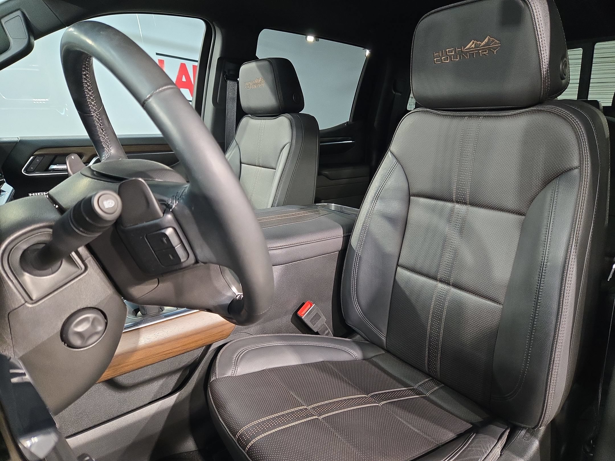 Used 2024 Chevrolet Silverado 1500 High Country w/ High Country Premium Package AWD/4WD image 24