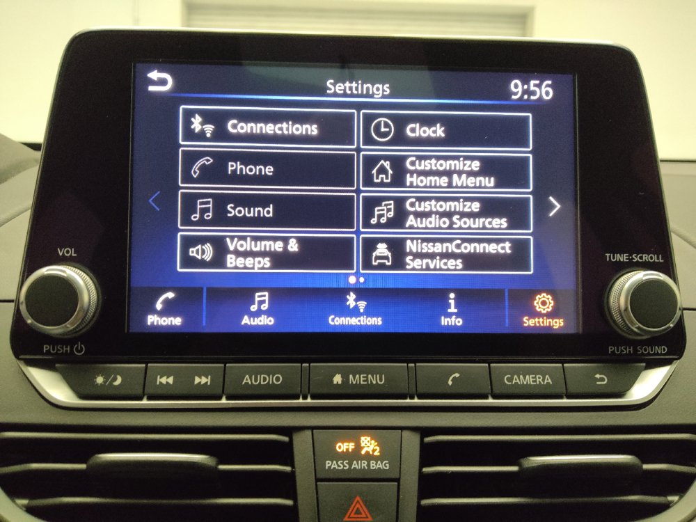 Used 2025 Nissan Altima 2.5 SV FWD image 25