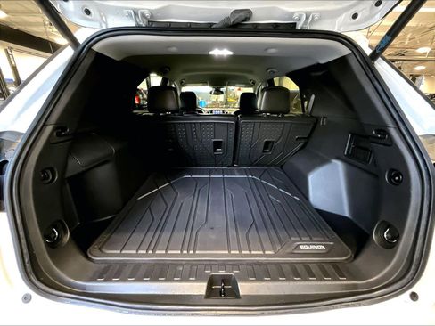Used 2022 Chevrolet Equinox Premier image 17