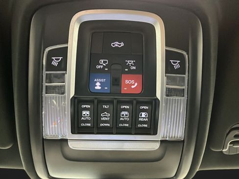 Used 2025 RAM 1500 Big Horn AWD/4WD image 33