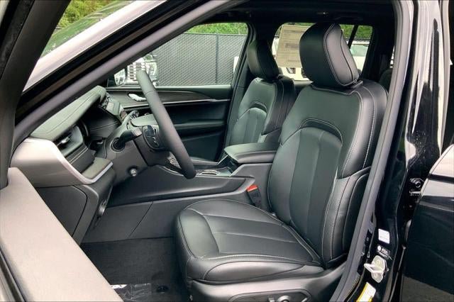 New 2026 Jeep Grand Cherokee Limited w/ Luxury Tech Group II AWD/4WD image 23