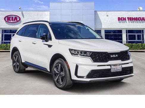 Certified 2023 Kia Sorento S w/ Panoramic Sunroof Package image 3