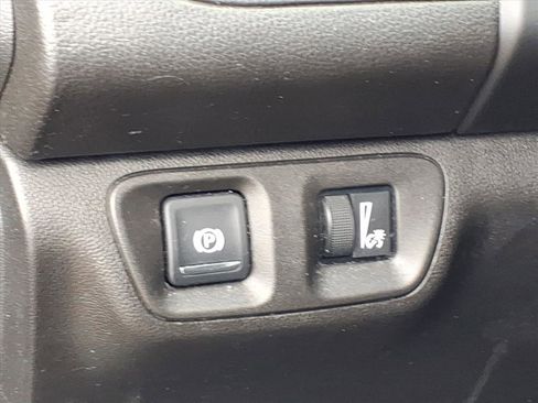 Used 2018 GMC Acadia SLE image 15