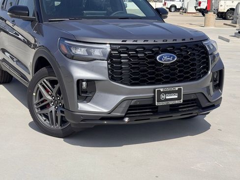 New 2026 Ford Explorer ST-Line w/ ST-Line Street Pack image 3