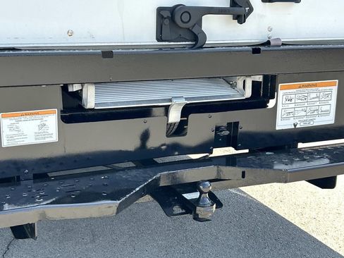 Used 2022 Ford E-350 and Econoline 350 Super Duty RWD image 16