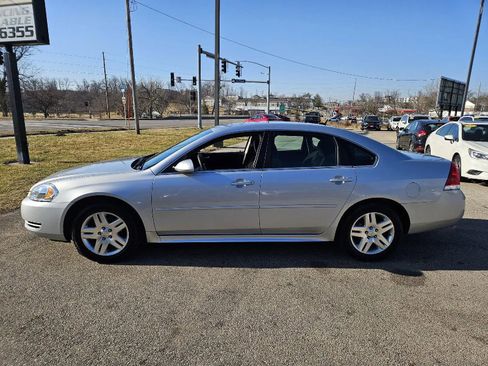 Used 2016 Chevrolet Impala LT FWD image 4