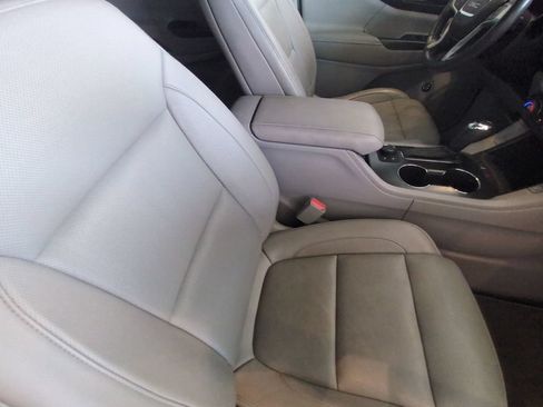 Used 2019 GMC Acadia SLT FWD image 21