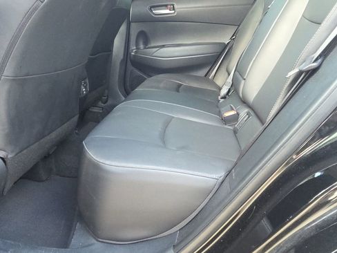 Used 2022 Toyota Corolla Cross XLE image 30