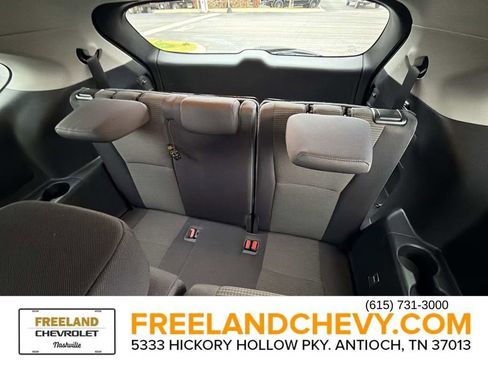 Used 2023 Toyota Highlander L image 18