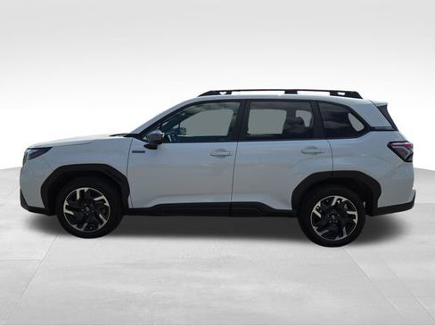 Used 2025 Subaru Forester Premium AWD/4WD image 11
