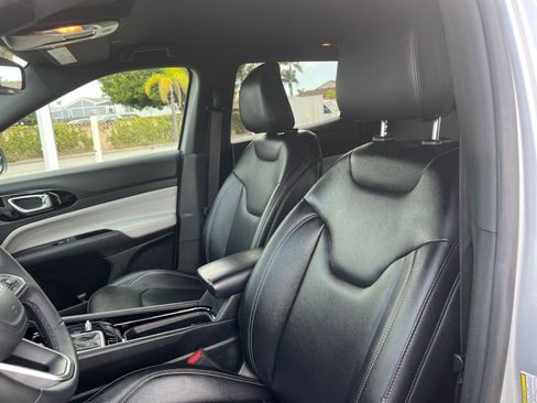 Used 2025 Jeep Compass Limited AWD/4WD image 28