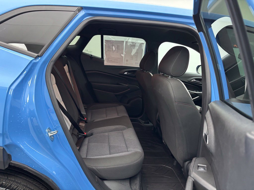 Used 2024 Chevrolet Trax RS w/ Driver Confidence Package FWD image 40