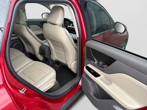 Used 2022 Lincoln Corsair AWD w/ Premium Package image 24