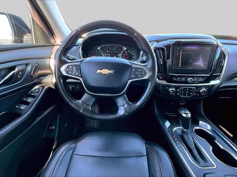 Used 2018 Chevrolet Traverse Premier FWD image 5