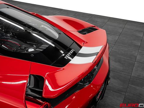 Used 2019 Ferrari 488 Pista Coupe RWD image 25