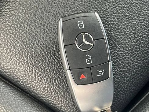 Used 2025 Mercedes-Benz GLA 250 image 21