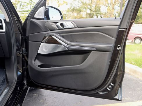 Used 2019 BMW X7 xDrive50i w/ Dynamic Handling Package image 45