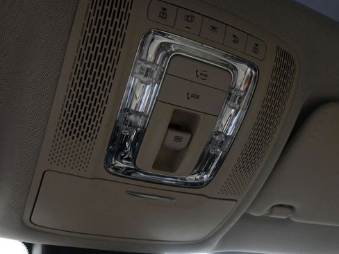 Used 2020 Mercedes-Benz GLB 250 image 28