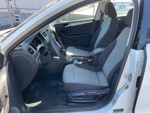 Used 2017 Volkswagen Jetta S w/ Jetta S Cold Weather Package FWD image 16