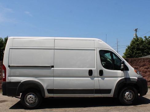 Used 2018 RAM ProMaster 2500 FWD image 5