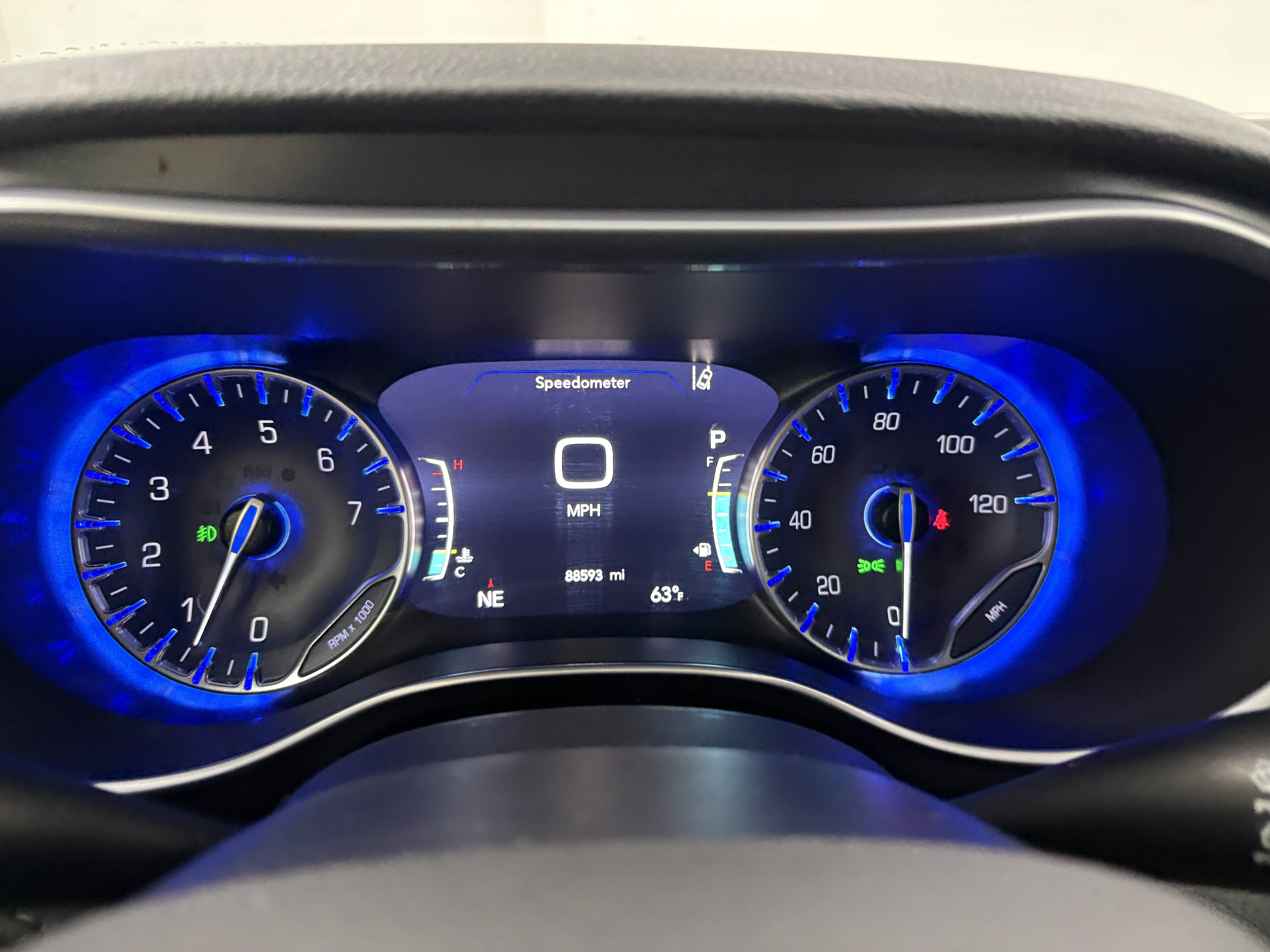 Used 2020 Chrysler Pacifica Limited w/ Advanced Safetytec Group FWD image 37