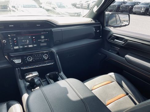 Used 2023 GMC Sierra 1500 AT4 w/ AT4 Premium Package image 24