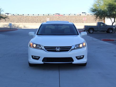 Used 2015 Honda Accord EX-L image 2