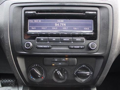 Used 2015 Volkswagen Jetta S image 18