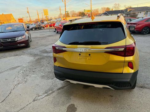 Used 2023 Kia Seltos SX w/ SX Sunroof Package image 5